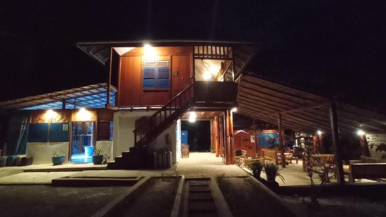 Raja Laut Dive Resort 부나켄 외부 사진