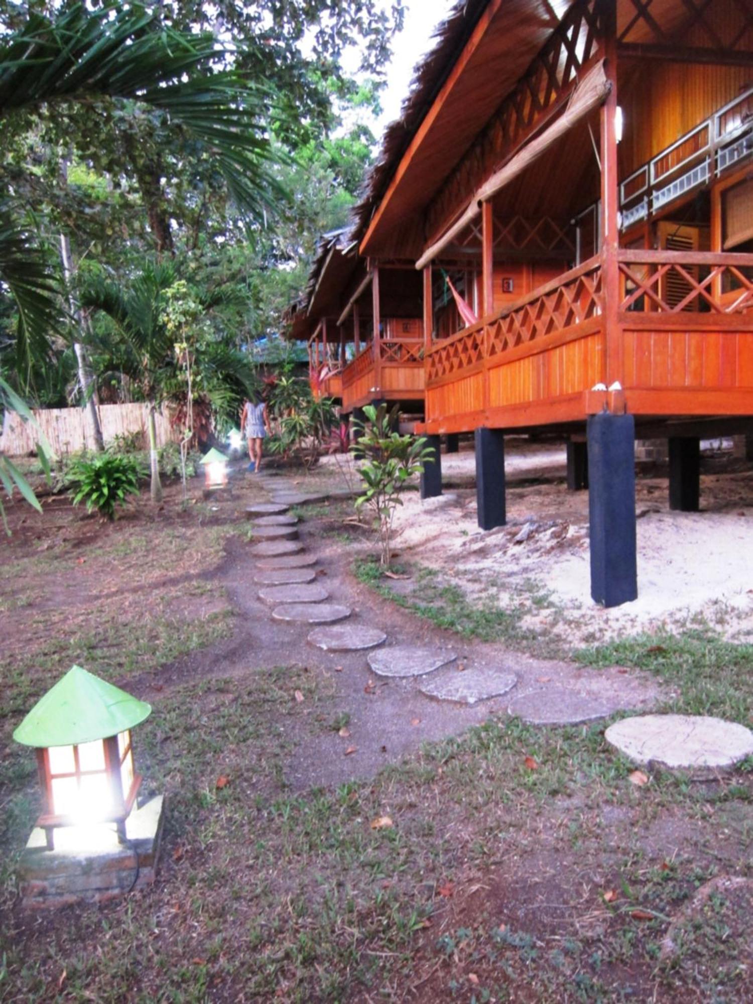 Raja Laut Dive Resort 부나켄 외부 사진