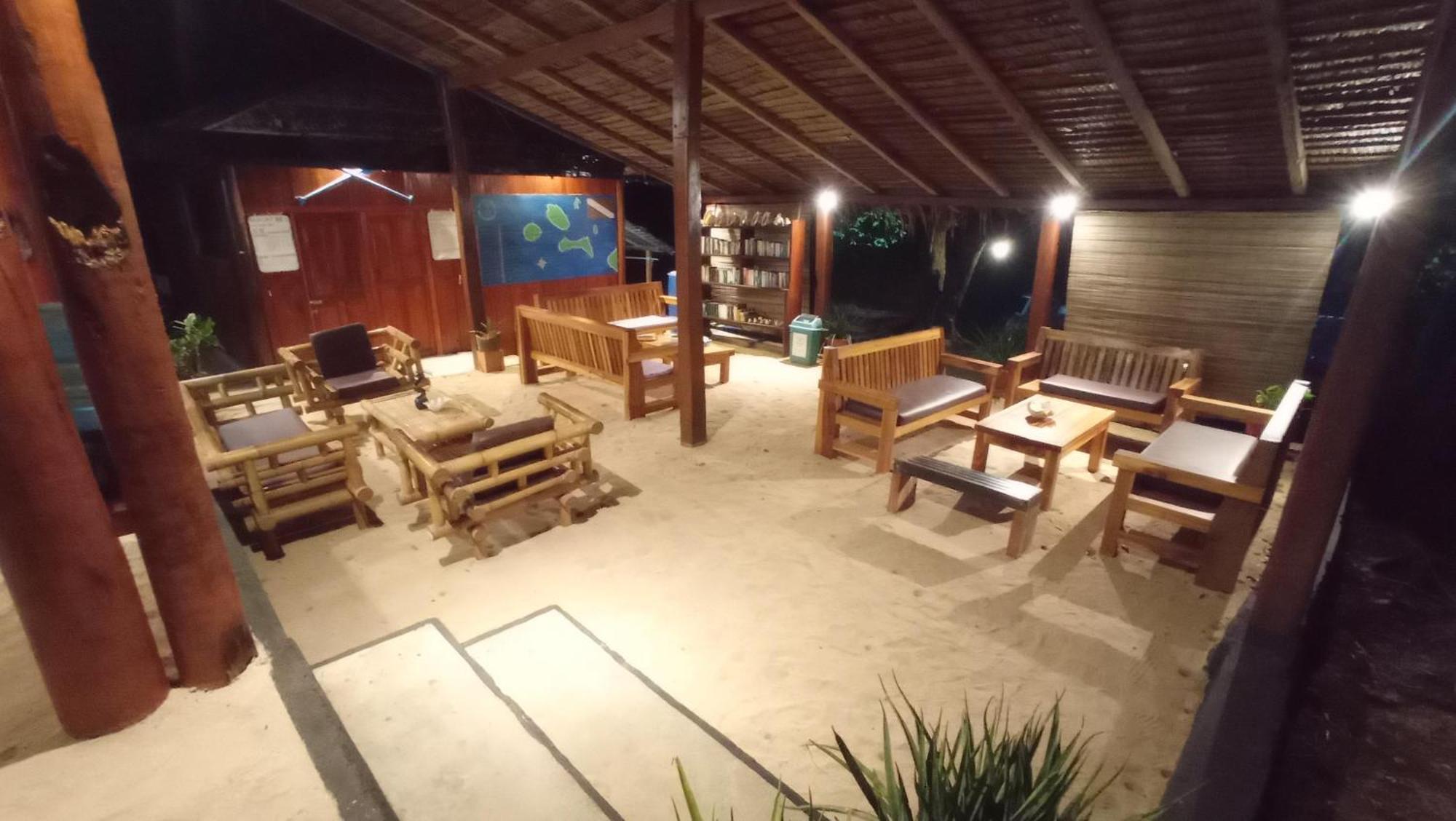 Raja Laut Dive Resort 부나켄 외부 사진
